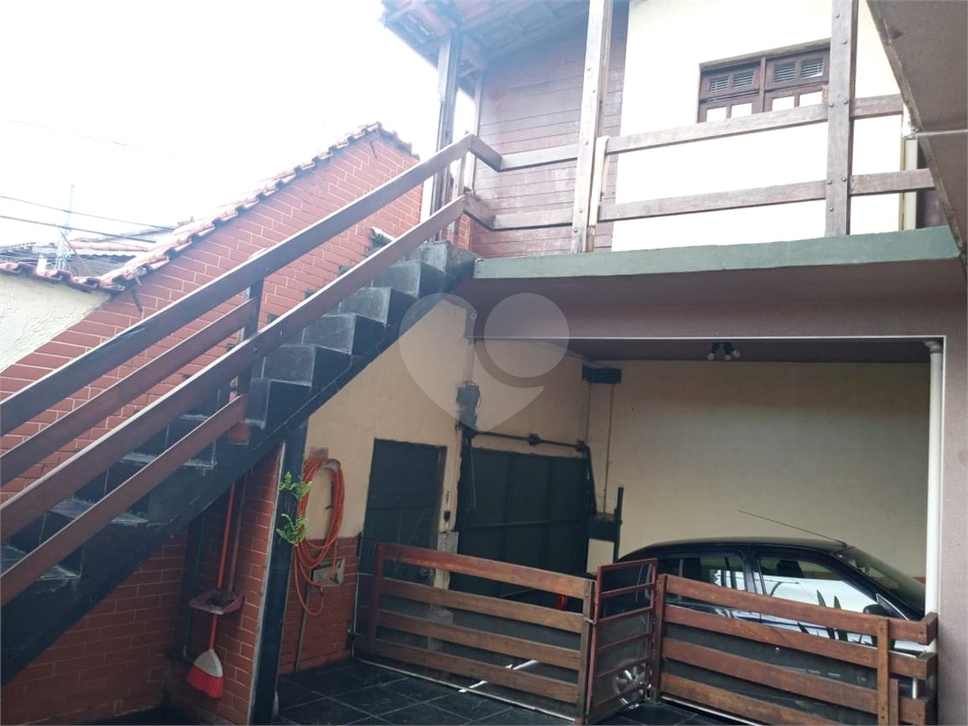 Sobrado à venda com 3 quartos, sendo 1 suíte,  em Vila Caputera, Mogi das Cruzes, SP