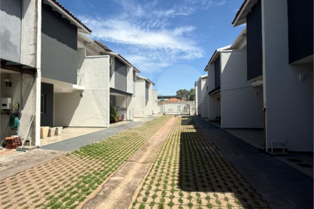 Sobrado à venda ou para alugar com 3 quartos, sendo 1 suíte, em Nossa Senhora Aparecida, Cuiabá, MT