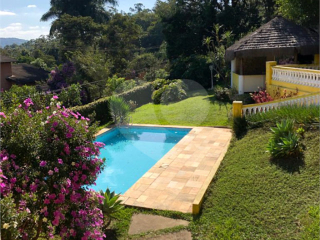 Casa Térrea à venda com 4 quartos, sendo 2 suítes,  em Roseira, Mairiporã, SP