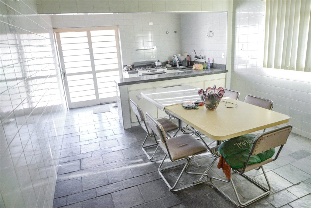 Casa à venda com 2 quartos, sendo 1 suíte, no Centro, Salto, SP