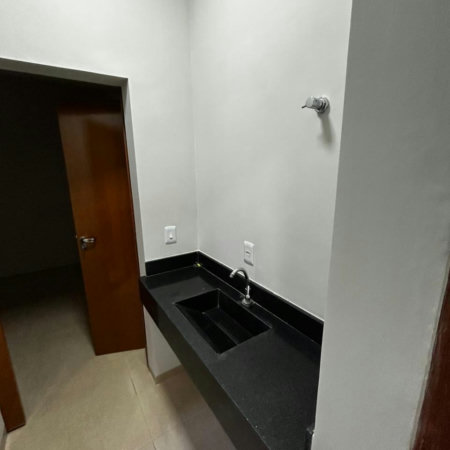 Casa à venda com 3 quartos, sendo 1 suíte,  em Três Lagoas, MS