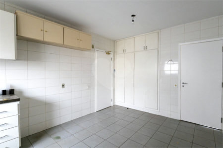 Apartamento para alugar com 3 suítes em Moema, São Paulo, SP