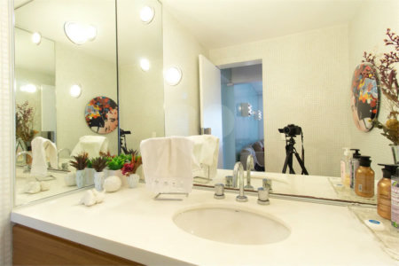 Apartamento a venda no Campo Belo, 192 M², 3 suites, 3 vagas, lazer e próximo ao metrô