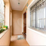 Sobrado à venda no Ipiranga de 140m² com 4 suítes e 3 vagas.
