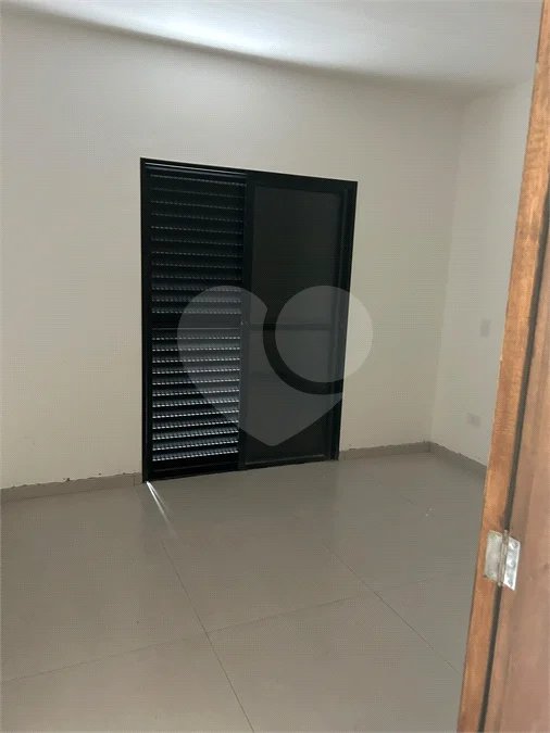 Casa à venda com 3 quartos, sendo 1 suíte, no condomínio Marselha VI, São Roque - SP