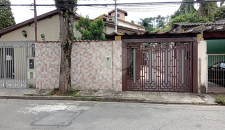 Casa Térrea à venda com 3 quartos, sendo 1 suíte,  em Vila Irmãos Arnoni, São Paulo, SP