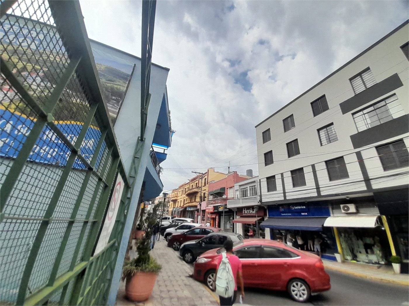 Apartamento à venda com 3 quartos, sendo 1 suíte, no Centro, Serra Negra, SP