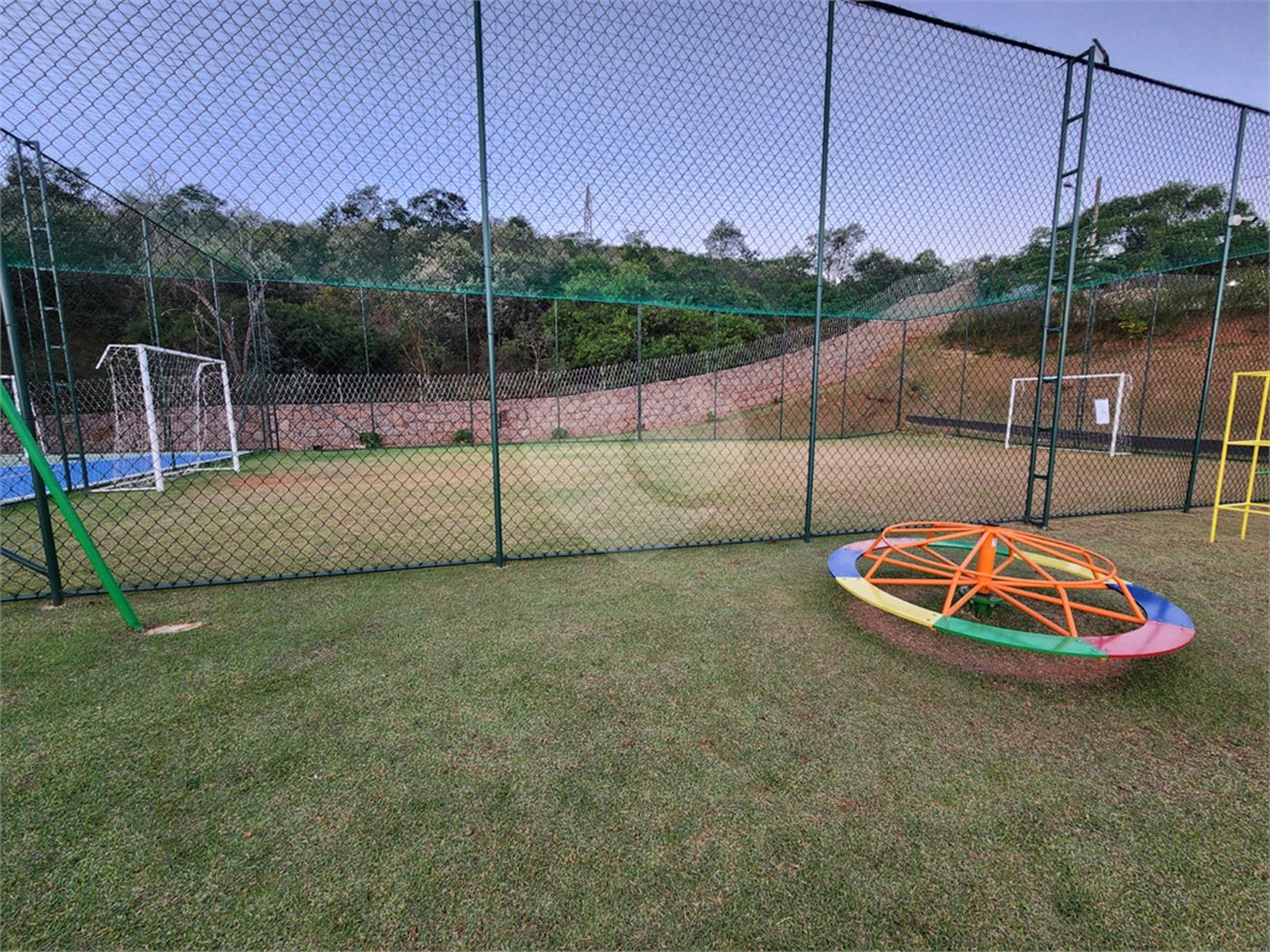 Terreno à venda no condomínio Residencial Jardim Primavera, Louveira - SP