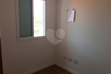Casa à venda com 3 quartos, sendo 1 suíte, no condomínio Parque Vitória, São Paulo - SP
