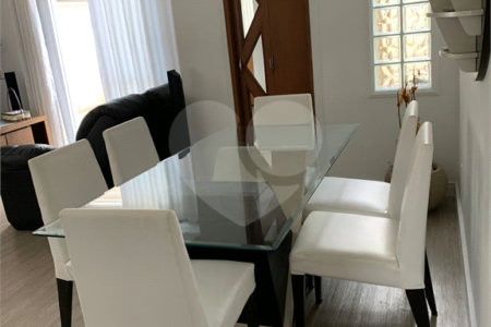 Casa à venda com 3 quartos, sendo 2 suítes,  no condomínio Residencial Jardins, São Bernardo do Campo - SP