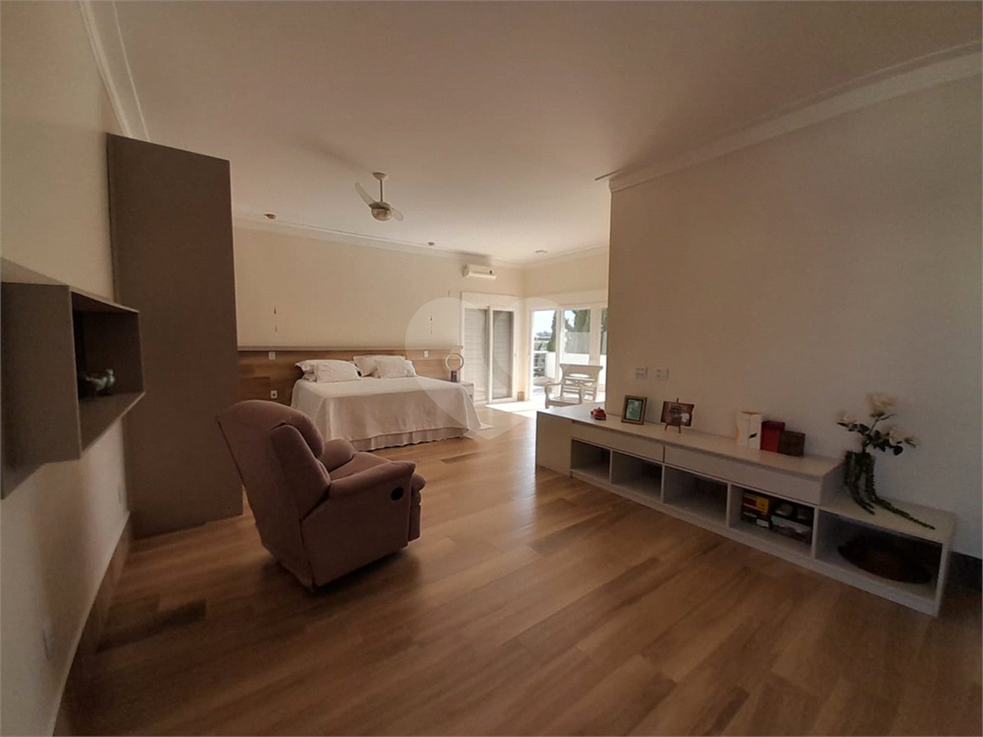 Casa à Venda no Condomínio Damha III – Elegância e Conforto para sua Família