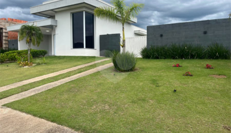 Casa à venda com 3 quartos, sendo 1 suíte,  no condomínio Village Ipanema 2, Araçoiaba da Serra - SP