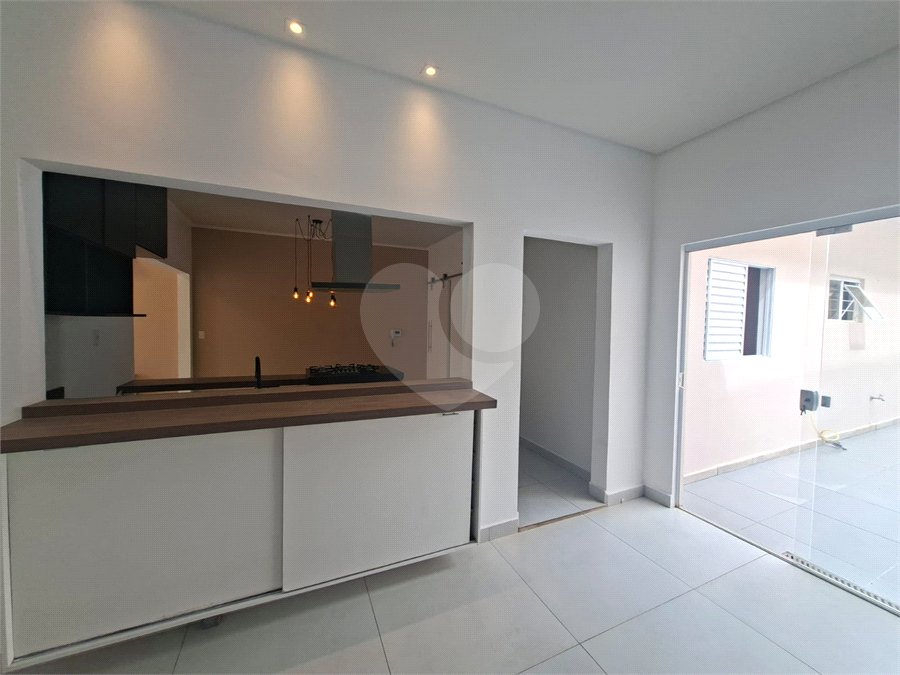 Casa à venda ou para alugar com 3 quartos, sendo 1 suíte, em Vila Aparecida, Itapetininga, SP