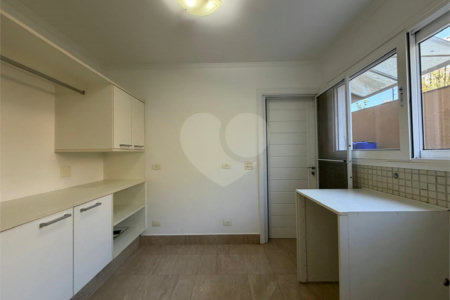 Casa à venda ou para alugar com 4 quartos, sendo 3 suítes, em Alto da Boa Vista, São Paulo, SP