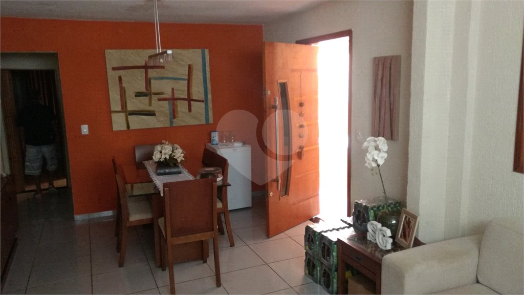 Sobrado à venda com 3 quartos, sendo 1 suíte, em Parada Inglesa, São Paulo, SP