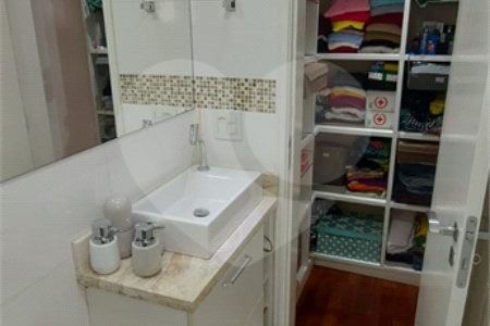 Casa à venda com 3 quartos, sendo 1 suíte, no condomínio Ville Resedá, São Paulo - SP