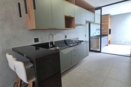Casa à venda com 3 quartos, sendo 1 suíte, no condomínio Horto Florestal Villagio, Sorocaba - SP