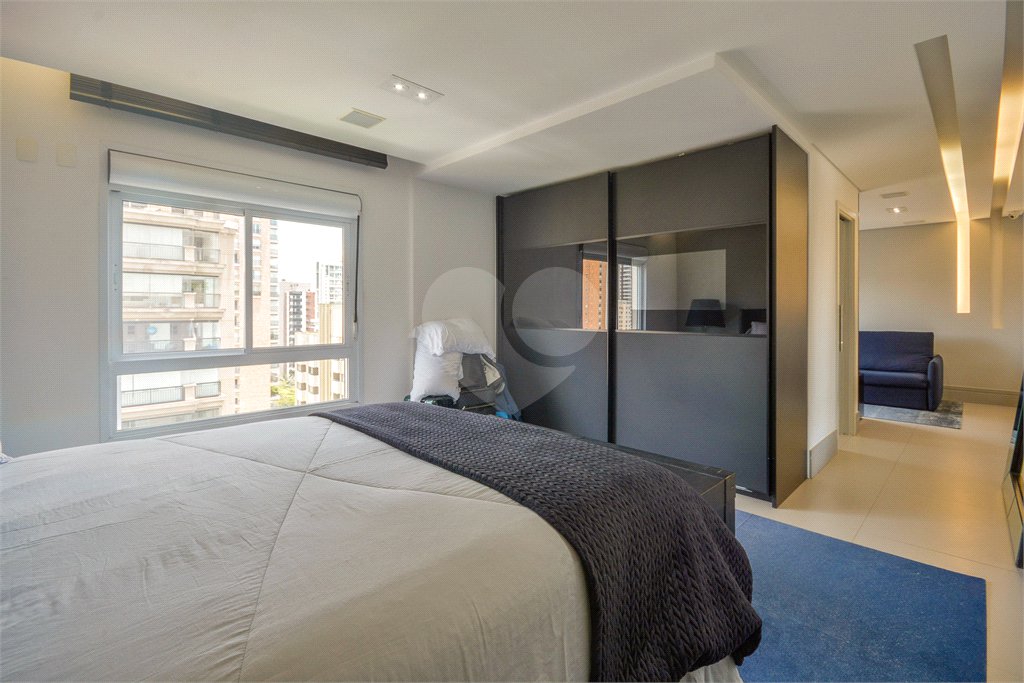 Apartamento à venda com 4 suítes,  em Vila Uberabinha, São Paulo, SP