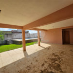 Casa à venda com 4 quartos, sendo 1 suíte,  no condomínio Jardim Shangri-lá, Atibaia - SP