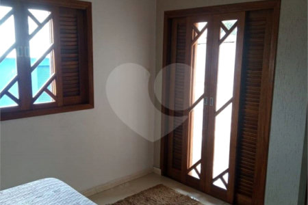 Casa à venda com 3 quartos em Sítio São José, Suzano, SP