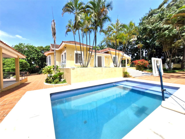 Casa à venda com 4 suítes no condomínio Chácara Flora, São Paulo - SP