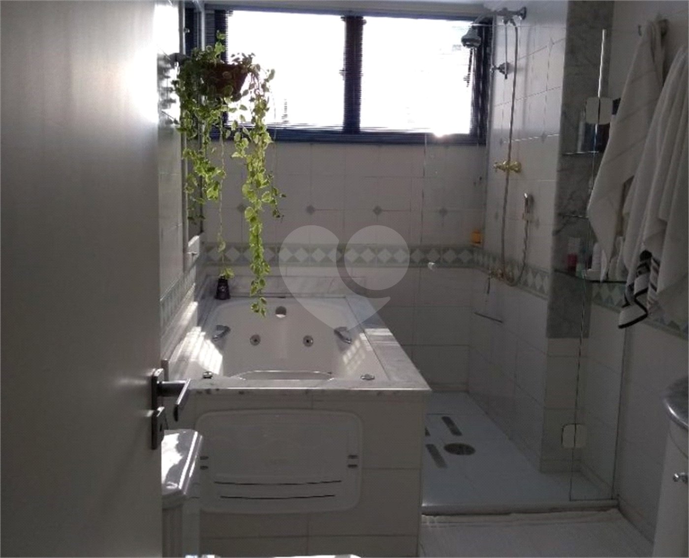 Apartamento à venda com 4 quartos, sendo 2 suítes, em Santana, São Paulo, SP