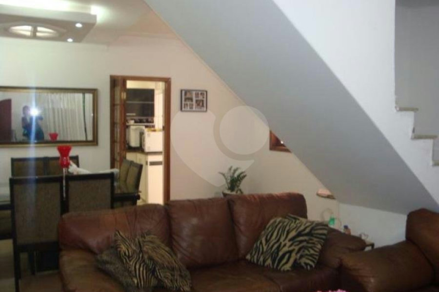 Sobrado à venda com 3 quartos, sendo 2 suítes,  em Vila Gustavo, São Paulo, SP