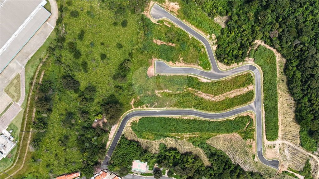 Terreno à venda no condomínio Jardim Steck, Louveira - SP