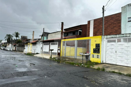 Casa à venda com 8 quartos no condomínio Quaresmeira, Suzano - SP