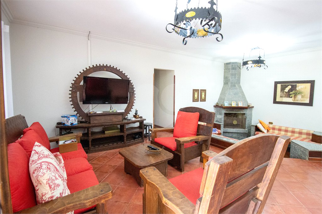 Casa à venda ou para alugar com 5 quartos, sendo 2 suítes, no condomínio Restinga Verde, São Roque - SP