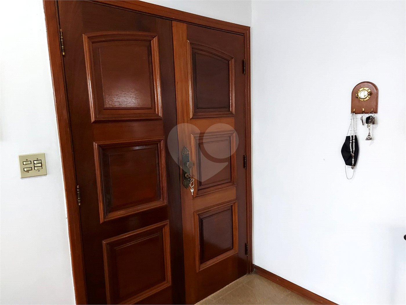 Sobrado à venda com 5 quartos, sendo 4 suítes, em Santa Rosa, Vinhedo, SP