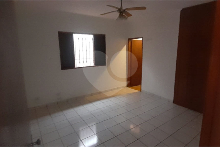 Casa à venda com 3 quartos, sendo 1 suíte,  em Parque Vitória, São Paulo, SP