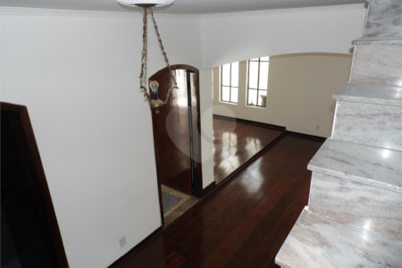 Casa à venda com 5 quartos, sendo 3 suítes, em Vila São Francisco, São Paulo, SP