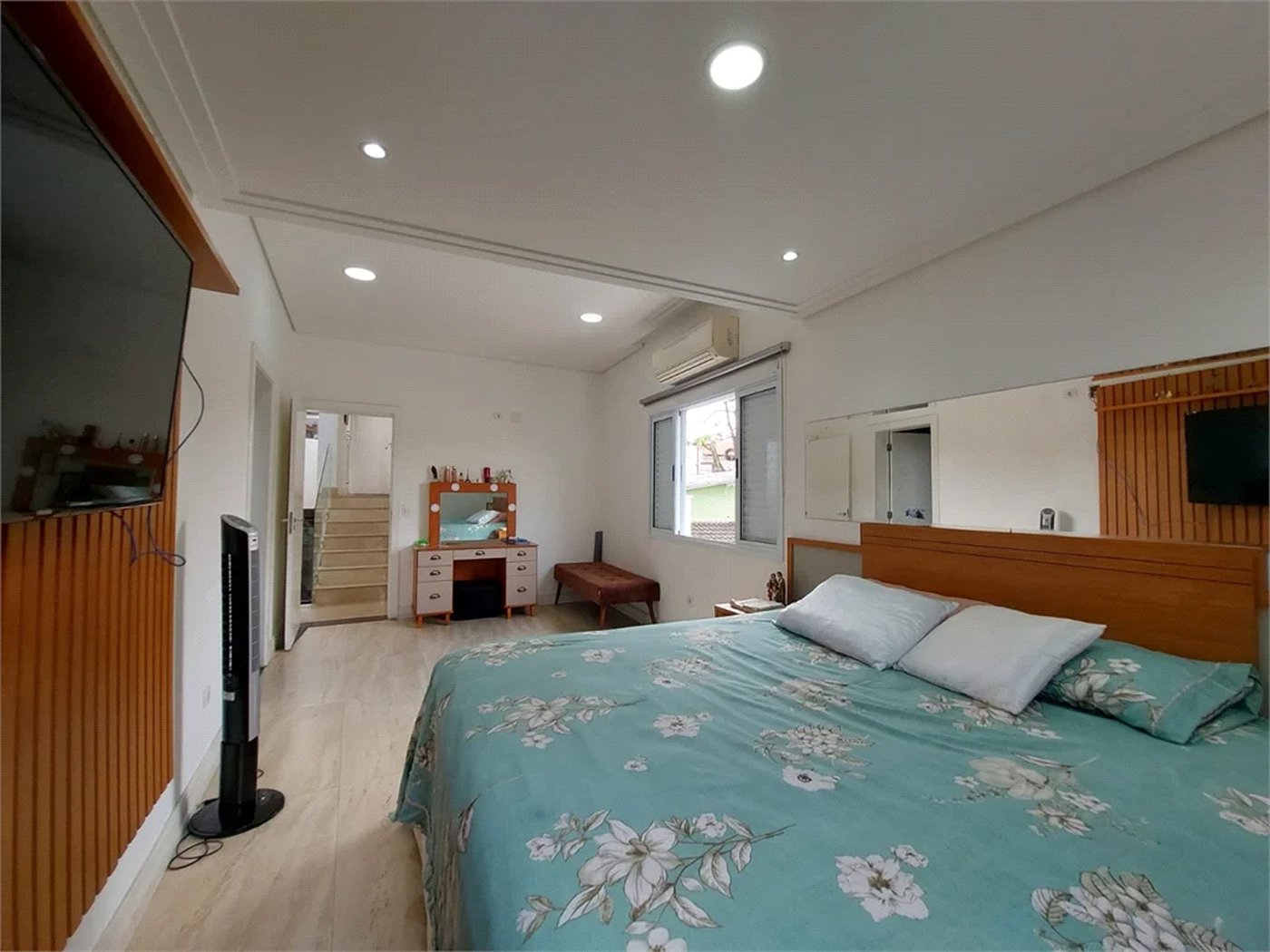 Casa à venda ou para alugar com 4 suítes em Lapa, São Paulo, SP