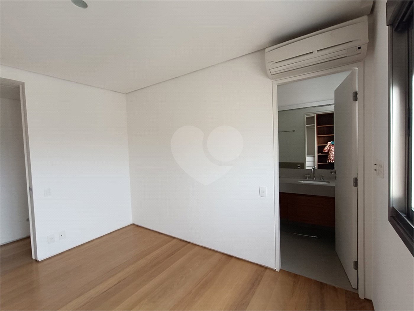 Apartamento à venda ou para alugar com 3 suítes em Pinheiros, São Paulo, SP