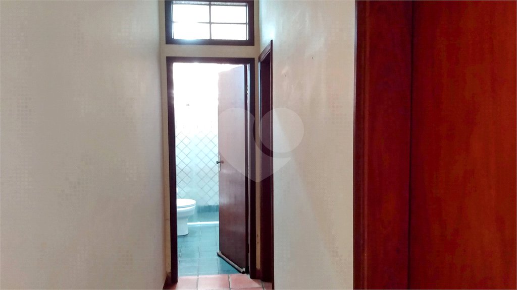 Casa à venda com 4 quartos, sendo 1 suíte, no condomínio Residencial Vale das Laranjeiras, Indaiatuba - SP