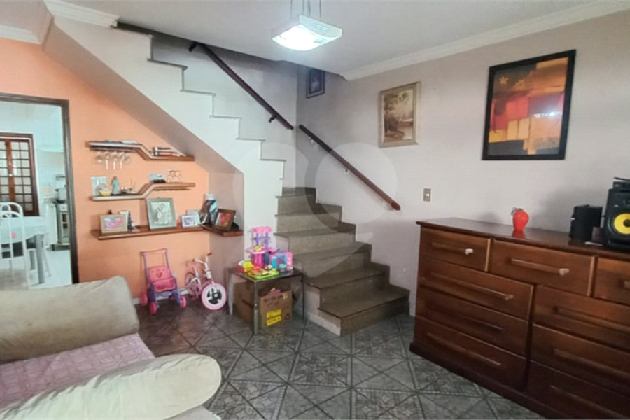 Sobrado à venda com 4 quartos, sendo 1 suíte, em Vila Dom Pedro Ii, São Paulo, SP