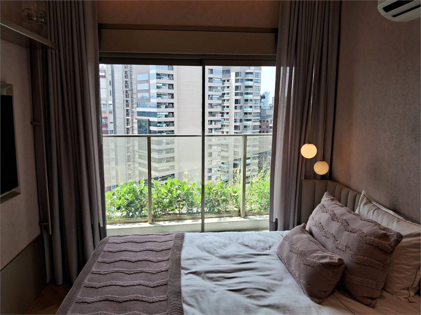 Apartamento à venda com 3 suítes em Moema, São Paulo, SP
