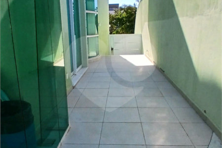 Casa à venda com 3 suítes no condomínio Figueira Garden, Atibaia - SP