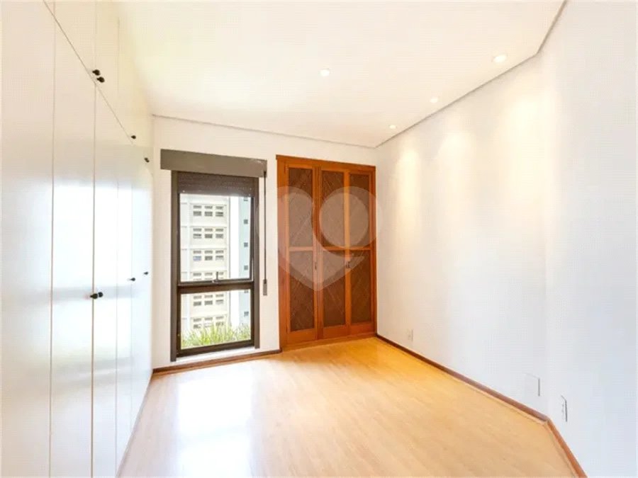 Apartamento à venda ou para alugar com 3 suítes em Real Parque, São Paulo, SP
