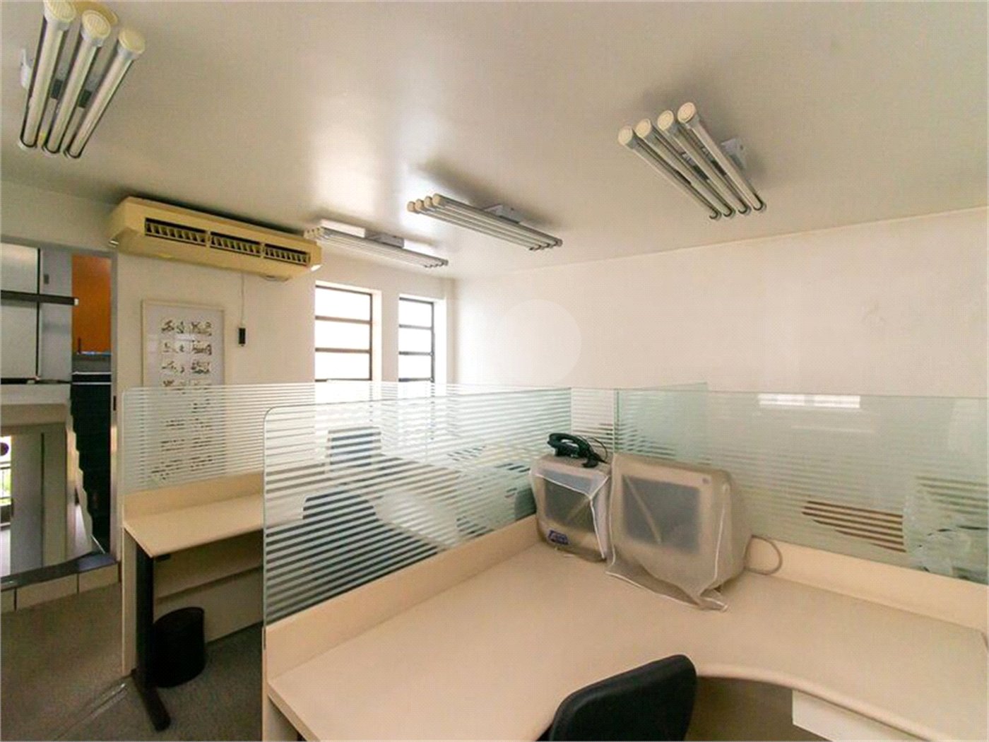 Casa à venda com 8 quartos, sendo 2 suítes, em Indianópolis, São Paulo, SP