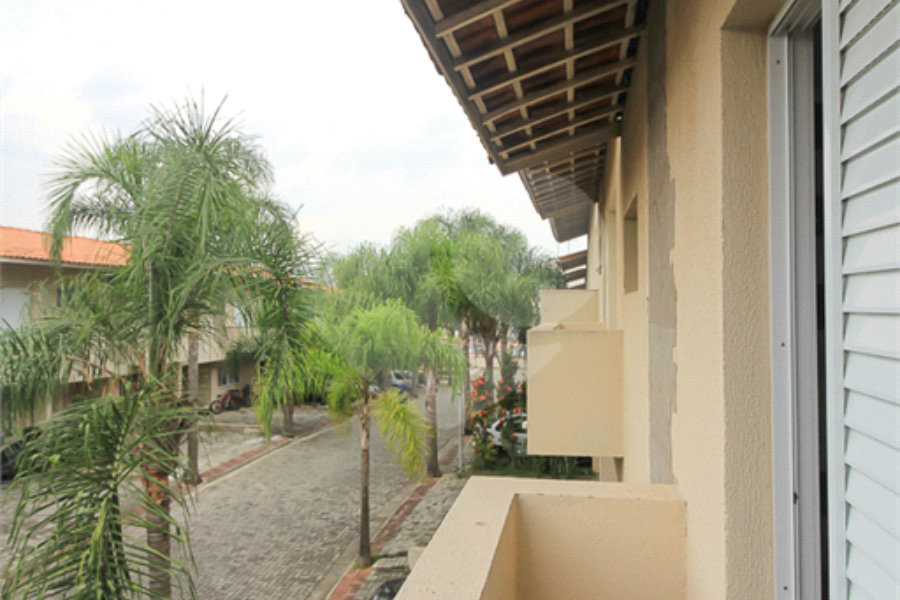 Casa à venda com 3 quartos, sendo 1 suíte, no condomínio Village St. Louis, São Paulo - SP