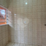 Casa para alugar com 3 quartos, sendo 1 suíte, no condomínio Santa Mônica, Atibaia - SP