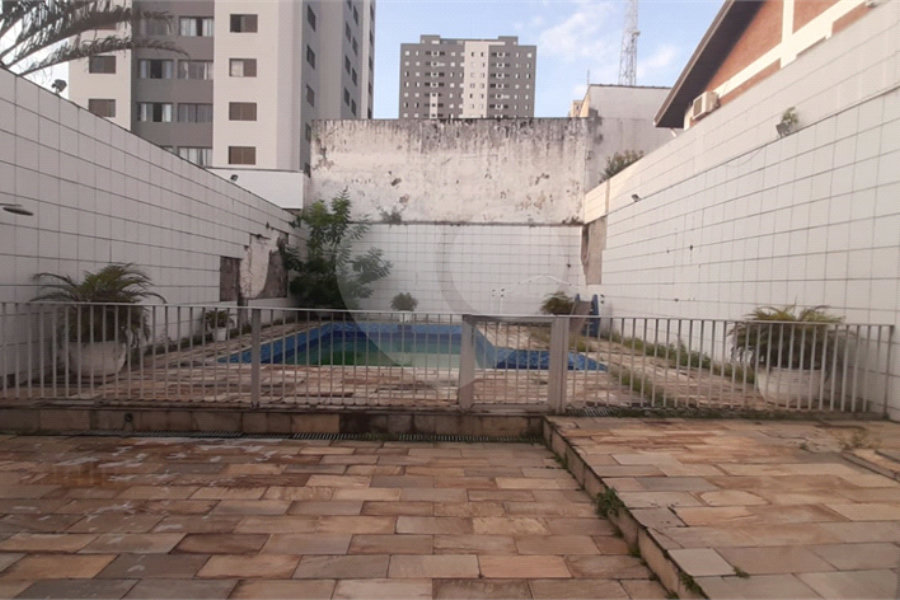 Sobrado à venda com 5 quartos, sendo 1 suíte,  em Vila Rosália, Guarulhos, SP