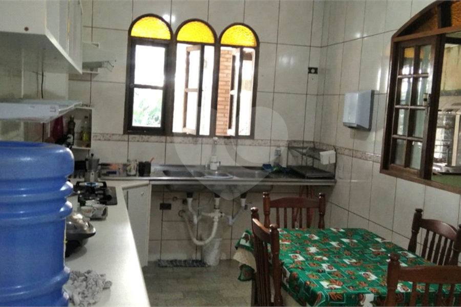 Casa à venda com 6 quartos, sendo 1 suíte, no condomínio Associação Reserva das Hortênsias, Mairiporã - SP