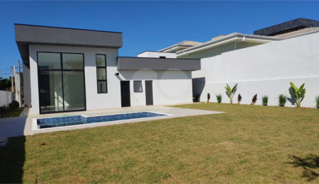 Casa à venda com 3 suítes no condomínio Shambala III, Atibaia - SP
