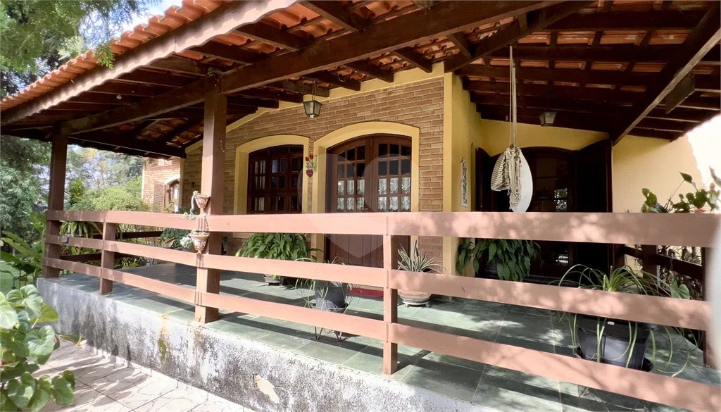 Chácara à venda com 4 quartos, sendo 1 suíte, em Pinheirinho, Vinhedo, SP
