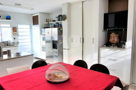 Casa à venda com 5 quartos, sendo 4 suítes, em Água Fria, São Paulo, SP