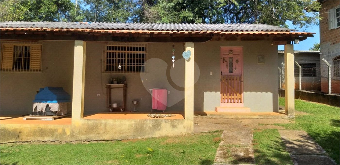 Casa Térrea à venda com 2 quartos em Chácara Real (caucaia do Alto), Cotia, SP