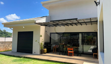 Casa à venda com 3 suítes no condomínio Vila Hipica Ii, Vinhedo - SP